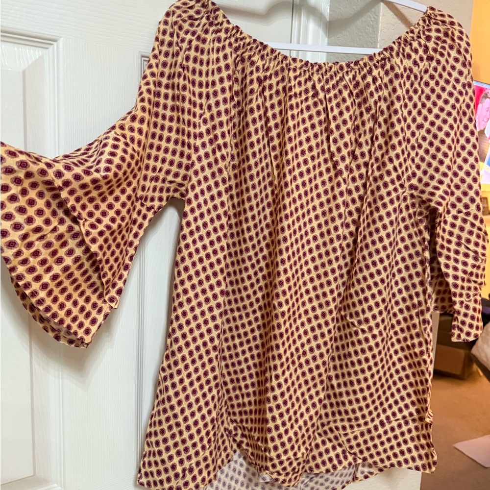 Brand New Women's Off-Shoulder Top
